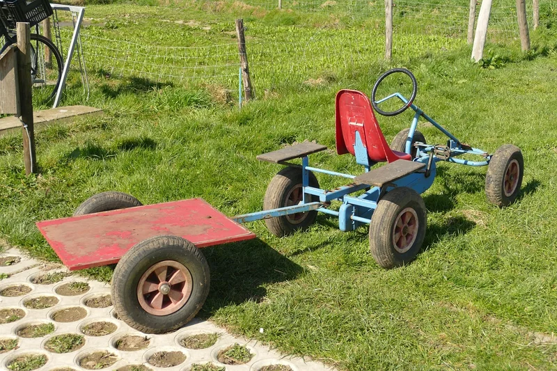 Kart électrique ou thermique : lequel choisir pour un enfant ?