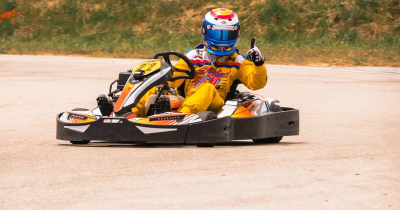 Le guide du choix du casque intégral pour karting : normes et confort
